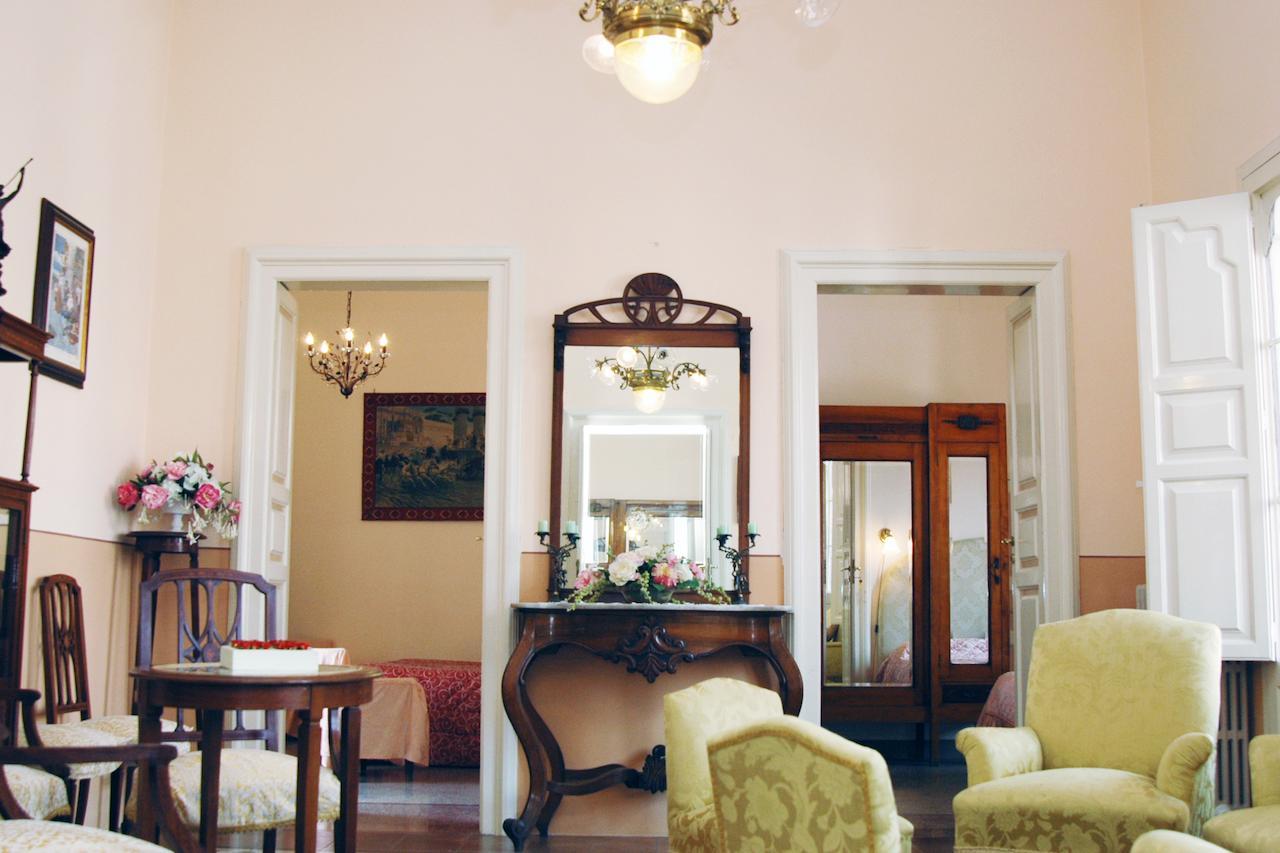 Bed and Breakfast Palazzo Baffa Галатина Экстерьер фото